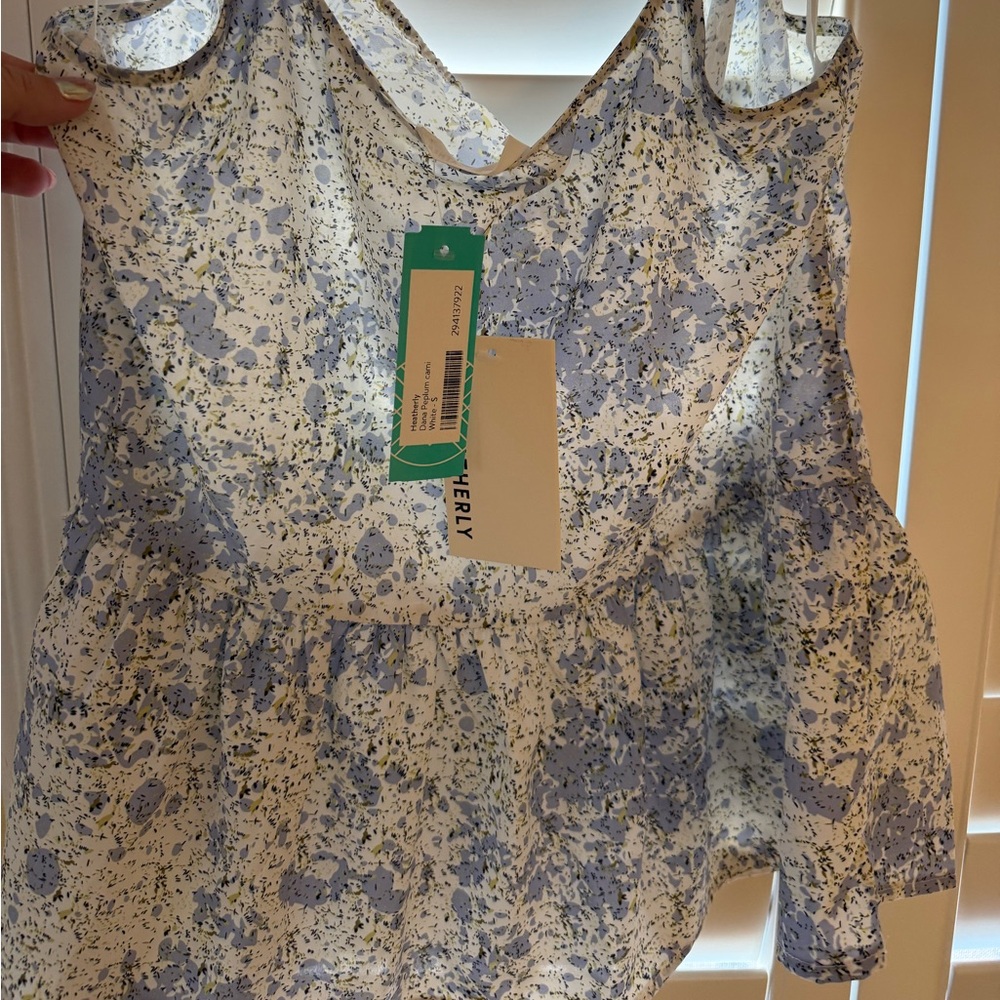 Elegant Blue and White Floral Camisole - Picture 7 of 8